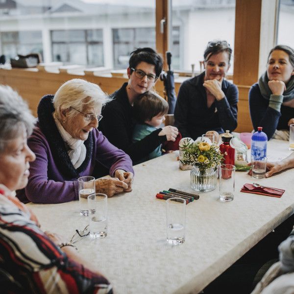 Erzählcafés "Der Start ins Leben"